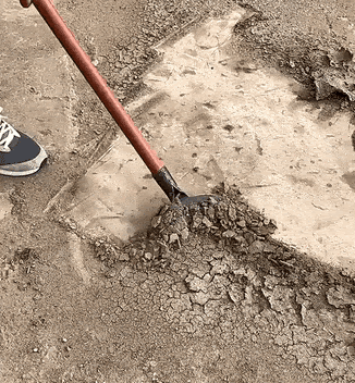 Heavy Duty Multifunctional Garden Shovel for Weeding & Digging